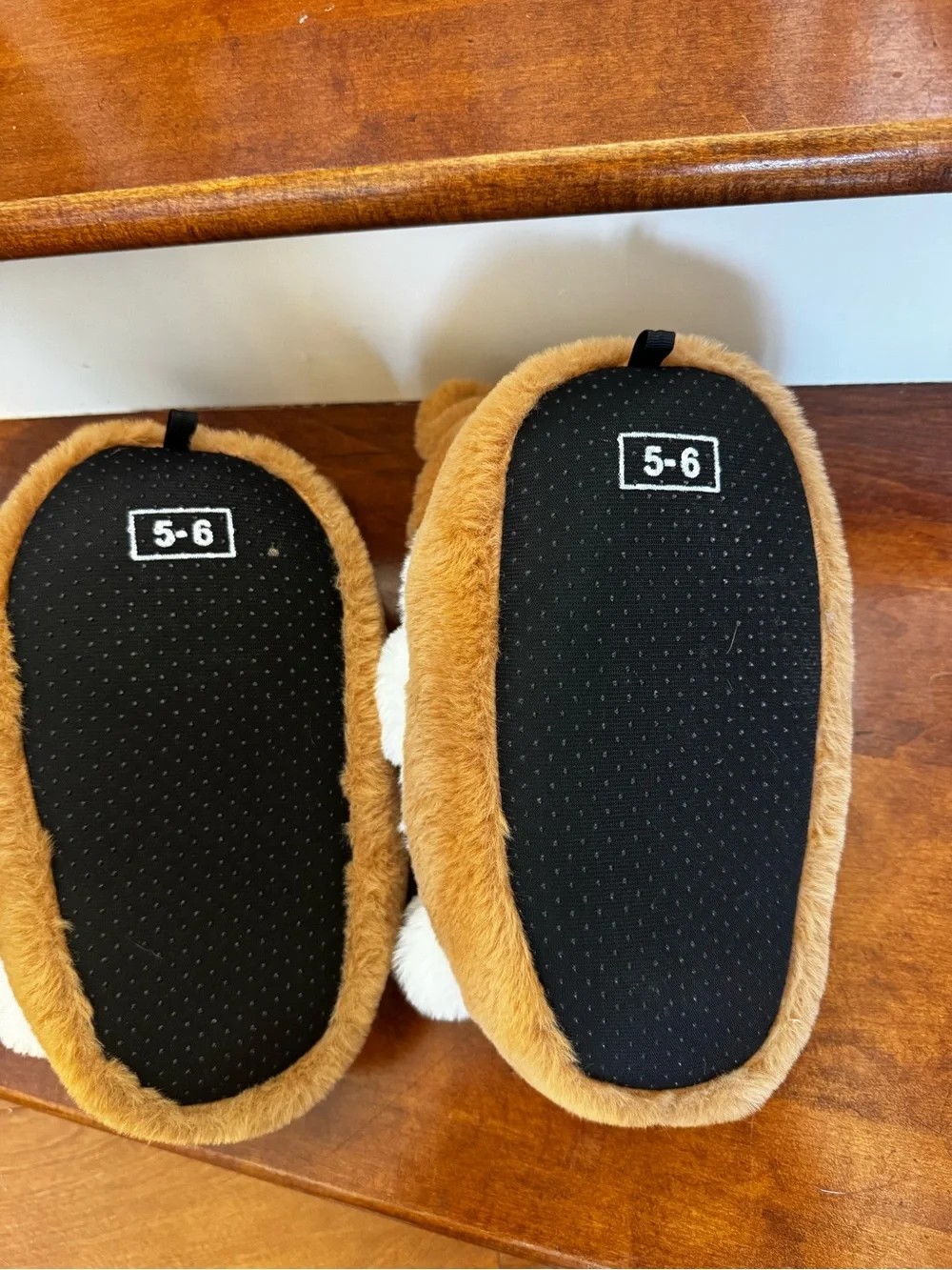 Plush Brown & White Dog Slippers - Cozy Pet-Themed Footwear